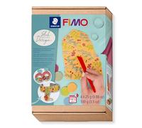 STAEDTLER FIMO - Set de création - 4 pains pâte à modeler 25 Grammes + 3 cutters, 2 accessoires de modelage & instructions
