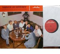 Stammtisch bei "Götz von Berlichingen" Klapp-Bildhülle Ariola # 31 0221 / Witze in fröhlicher Runde erzählt von: Guido Baumann, Michel Ehbauer, Albert Feinauer, Otto Höpfner, Peter Kreuder, Hans Lorenz, Schwabenhansl, Robert Lembke, Willy Millowitsch, Friedrich Schröder / 12" Vinyl Langspiel Schallplatte