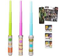 Star Wars Young Jedi Adventures Sabres laser - Ensemble avec 3 sabres laser Star Wars Jedi Dueling avec Kai Brightstar, picots, autocollants LYS Solay Plus, plus | Sabres laser rétractables pour