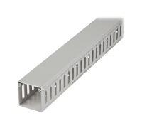 StarTech.com Chemin de Câbles PVC avec Couvercle - 50mm W x 50mm H - Longueur 2m - Slots Parallels 8mm, Goulotte Cache Câble Murale Câble Réseau PVC, max. 20 câbles, Homologué UL (CBMWD5050) - gaine pour câble - Conformité TAA
