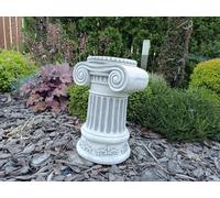 Statuette de jardin en forme de colonne grecque classique, hauteur 38 cm, dimensions 26,5 x 23,5 cm, béton architectural, tige cannelée