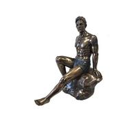 Statuette en résine homme tatoué assis 21 cm