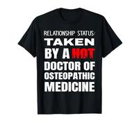 Statut de la Relation : Prise par Un médecin en ostéopathie T-Shirt