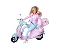 Steffi Love sur son scooter