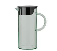 Stelton Pichet EM77 - Pichet réfrigéré avec couvercle, poignée et filtre à glaçons - Carafe moderne - Récipient en plastique pour boissons fraîches, jus de fruits et punch - 1,5 litre, vert poudré