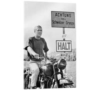 Steve McQueen dans La Grande Évasion Tableau en verre acrylique | 20 x 30 cm de Celebrity Collection Noir et blanc Tableaux Décoration murale