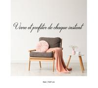 Sticker Mural - Lumaléa - Citation Vivre et profiter de chaque instant - Noir - 7x57 cm