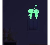 Stickers muraux brillent dans le noir. vinyle décoratif pour la prise ou le commutateur ENFANTS KISSING. Autocollants. Lampes fluorescentes feuilles brillantes