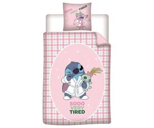 Stitch So Very Tired Housse de Couette 140x200 + Taie 65x65 Disney Cadeau | Parure de lit réversible 1 personne | Stitch en peignoir, prêt pour le dodo | Disney Lilo & Stitch officiel