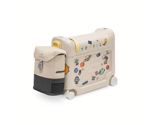 Stokke Ensemble de voyage JetKids™ Valise et Sac à dos, Blanc Lune | Valise-lit à roulettes BedBox™ et sac à dos enfant assorti inclus, pour voyager sereinement.