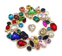 Strass Hotfix Lot de 50 strass brillants à coudre, 24 couleurs mélangées, forme mixte, dorés, griffes, cristal, boucle, décoration mariage, vêtements, chaussures, robes(Mixed Colors)