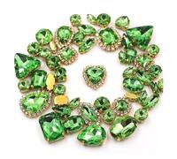 Strass hotfix Lot de 50 strass brillants à coudre, 24 couleurs mélangées, forme mixte, dorés, griffes, cristal, boucle, décoration mariage, vêtements, chaussures, robes pour Bricolage(Light Green)
