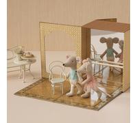 Studio de danse avec petite sœur et petit frère Souris
