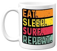 Stuff4 Tasse d'anniversaire pour homme et femme - Eat, Sleep, Surf, Repeat - Cadeau d'anniversaire amusant pour les amateurs de planche de surf à voile, 325 ml, passe au lave-vaisselle