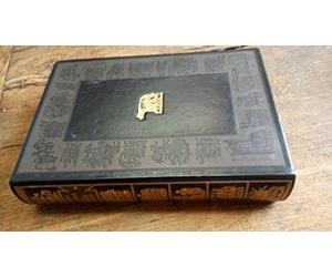 Suétone - Les vies des douze Césars Empereurs Romains