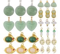SUNNYCLUE 1 boîte de 30 Breloques Imitation Jade 10 Styles Breloques Assorties en Cristal en Vrac Vert Blanc Verre Alliage Doré Cœur Champignon Cacahuète Pendentifs Plats et Ronds pour la Fabrication