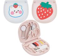 SUNNYCLUE 2 Pièces Fournitures de Couture de Voyage Kit de Couture Portable Mini Petite Boîte de Couture en Plastique avec Outil de Couture Réparation d'urgence Ensemble de Couture Fraise Accessoires