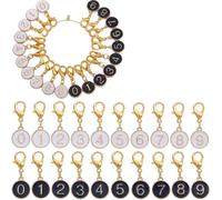 SUNNYCLUE 20 PCS 10 STYLES Marqueurs de Point de Numéro en Émail Fermoir à Homard Charms Alliage Alphabet 0~9 Crochet Tricot Verrouillage Amovible Clip Sur Charms en Vrac pour Crochet Tricot Fabricati