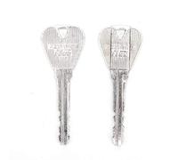 Sur Key Trick 10 × 7 × 1 Trick Toy Key Into Bottle Three Folding Key Gimmick Prop