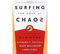 Surfing the Edge of Chaos Linda Gioja, Mark Milleman, Richard T. Pascale (Auteur)