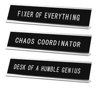 Suzile Lot de 3 panneaux amusants « Chaos Coordinator Fixer of Everything Desk of a Humble Genius » - Plaque nominative amusante - Décoration de bureau pour collègue de travail - Accessoires de bureau
