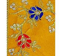 Swadeshi Desire Tissu en velours Pooja Chowki Aasan pour Puja Asan/Scintillant Creeper brodé Tissu d'autel Dieu Idols (couleur : jaune). (25,4 x 48,3 cm)