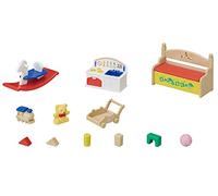 Sylvanian Families - Le coffre à jouets des bébés - 2 figurines et 15 accessoires - Plongez dans l'univers de la famille Sylvanian - Figurines miniatures - Jouet enfant 3 ans et + - 5709