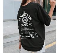 T-shirt ample d'été avec imprimé de montagne et slogan "LA MONTAGNE, UN ENDROIT TRÈS MODERNE. RESTEZ FORT. BON DIMANCHE ENSOLEILLÉ. VOUS ÊTES PLUS FORT QUE VOUS NE LE PENSEZ. MONTAGNE MAJESTUEUSE. 18.
