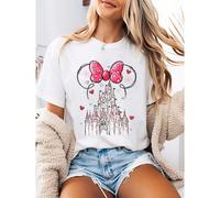 T-shirt imprimé pour femmes de style Disney avec un motif de château Disney rose, de feux d'artifice et de silhouette de dessin animé Minnie. Un choix idéal pour les tenues de vacances des femmes. L,M