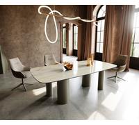 Table à manger Edge Boot 240x120 Céramique Iris FMG Onice Oro Pilier Métal finition à effet Titane
