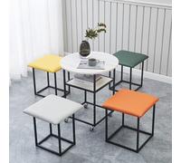 Table d'appoint gigogne 5 en 1, tabourets empilables, pouf gigogne et table basse, ensemble de 5 pièces, chaise cubique avec roulettes pivotantes, repose-pieds for salon, bureau à domicile(B Round,Whi
