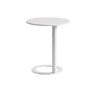 Table d'appoint moderne en forme de C pour salon, table de chevet, canapé, table basse ronde avec cadre en métal, économie d'espace, bureau d'ordinateur portable pour petites chambres (48 x 74 cm
