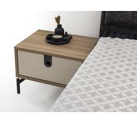 Table de nuit moderne en crème avec un tiroir et des détails de poignée noirs