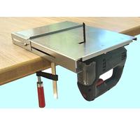 Table de scie sauteuse avec guide de lame pour une coupe droite sans coupure