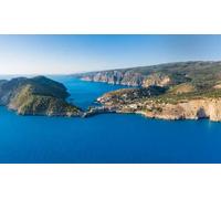 Tableau acrylique 140 x 80 cm : vue aérienne des Assos sur l'île de Céphalonie, Ionien, Grèce. Photographie du magnifique et pittoresque coloré (172118237)