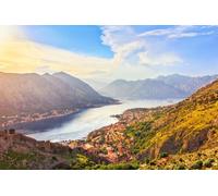 Tableau acrylique 140 x 90 cm : vue panoramique depuis le haut de la vieille ville de Kotor, baie dans l'Adriatique et montagnes, Monténégro, coucher de soleil, magnifique (104298672)