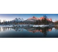 Tableau acrylique 70 x 30 cm : La première neige, presque le reflet parfait des pics des trois sœurs dans la rivière Bow River. Canff dans le parc national Banff, Alberta, 135247649
