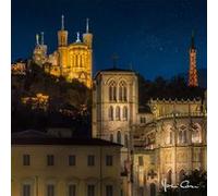 Tableau sur verre cathédrale Saint-Jean de Lyon la nuit 45x45 cm CEANOTHE Décoration Murale Art Décoratif Muraux Peinture Imprimée en HD Salon Chambre Bureau Fabriqué en France Jaune