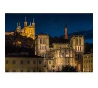 Tableau sur verre synthétique cathédrale Saint-Jean de Lyon la nuit 65x97 cm CEANOTHE Décoration Murale Art Décoratif Muraux Peinture Imprimée en HD Salon Chambre Bureau Fabriqué en France Bleu