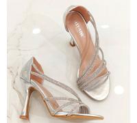 Talons vernis Revreal Boho Glam Summer avec brides en strass - Ambiance vintage chic et élégante pour un mariage Ajoutez une touche éblouissante à vos nuits d'été avec ces talons vernis d'inspiration 