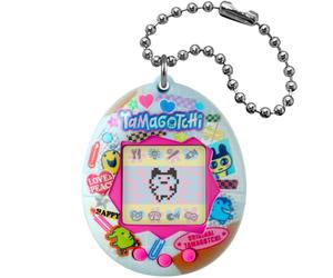 TAMAGOTCHI Original Tama Collage - Jeu Électronique Virtuel | Design collage inspiré de l'univers Tamagotchi, animal virtuel à élever, mini-jeux, pile incluse, dès 8 ans - 46178