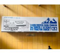 Tamiya 300056319 - 1:14 RC 3-Achs-Kühlauflieger Kit de Montage - Neuf