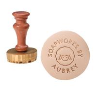 Tampon de signature de logo en céramique for poterie, savon, cire Tampon de poterie personnalisé Tête en laiton personnalisée avec manche en bois Tampons Signature(1 Inch)