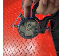 Tapis de Garage Plaque de Caoutchouc Diamantée Ultra-résistante de 5 mm D'épaisseur, Tapis D'entrée Intérieur Noir à Dos en Caoutchouc, Tapis pour Chenil(Red,1.5x5m (4.9 x 16.4ft))