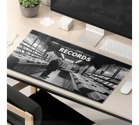 Tapis de souris amusant pour bureau Un homme explore un magasin de disques vintage rempli de trésors musicaux, tapis de souris de bureau Tapis de souris de bureau C'est un beau tapis de souris