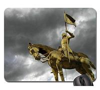 Tapis De Souris Gamer, Jeanne d'arc Sculpture Dorée Statue Dorée Héroïne Tapis De Souris De Jeu Antidérapante Tapis De Souris Portable Tapis De Bureau pour Jeux Souris Pc 25X30Cm