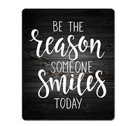 Tapis de souris rustique en bois noir avec citation inspirante, Be The Reason Someone Smiles Today, citations positives de motivation blanc et noir