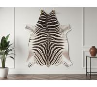 Tapis effet peau de bête ZELIE motif zèbre BOBOCHIC Noir et blanc