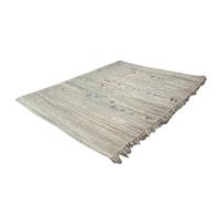 Tapis Hassira marocain en paille de palmier tissée à la main par des artisans experts du Maroc. Complétez le tapis des broderies berbères simples en laine colorée naturellement.