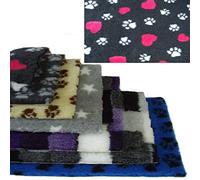 Tapis pour chien/chat anti-dérapant en caoutchouc PnH Veterinary Bedding®, rectangulaire, 100 x 76 cm, 8 couleurs et modèles différents Charcoal With Pink Hearts